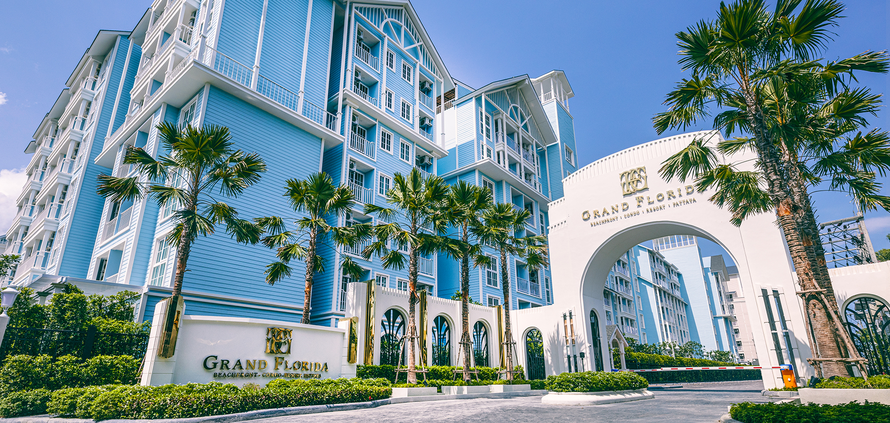 Grand Florida exterior